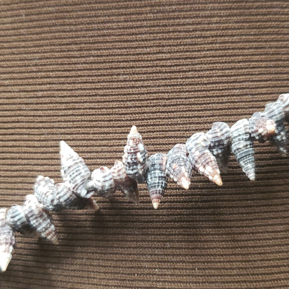 FASHION NECKLACE - Picture 2 of 2